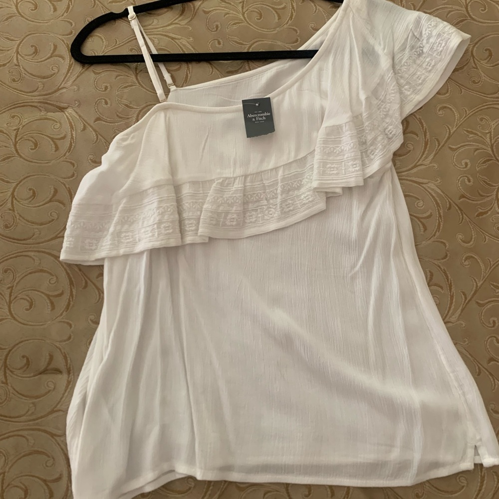 Abercrombie and Fitch White Linen Top.